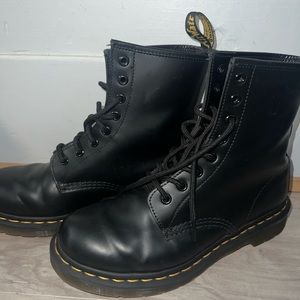 Dr Martens boots size 8 women. Excellent condition